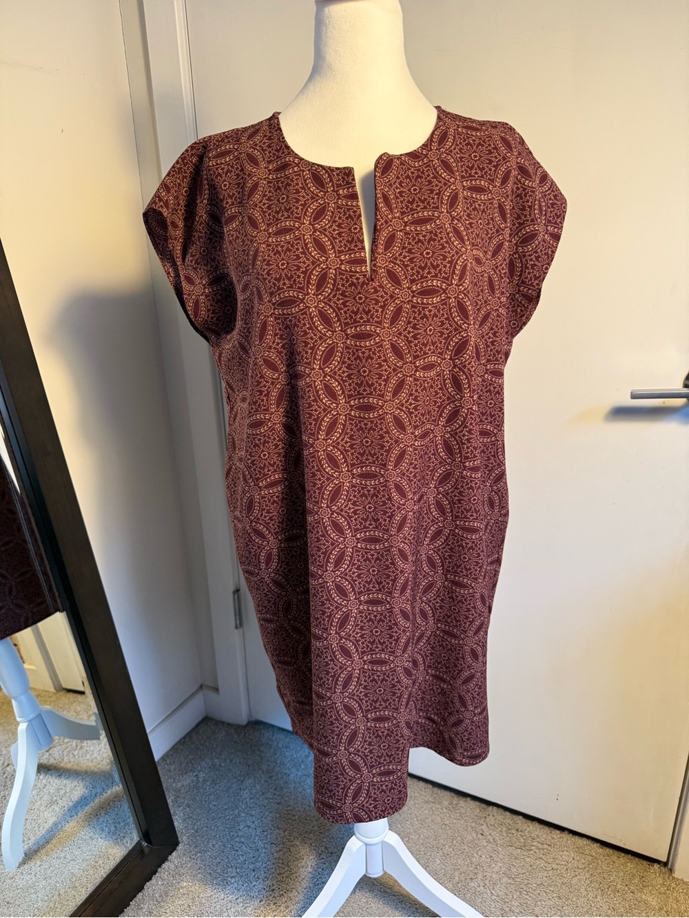 Forever 21 Burgundy Patterned Shift Dress